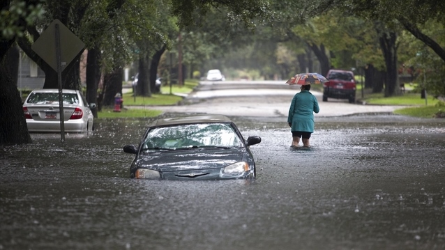 2015-10-04T150903Z_930694141_GF10000232005_RTRMADP_2_STORM-JOAQUIN