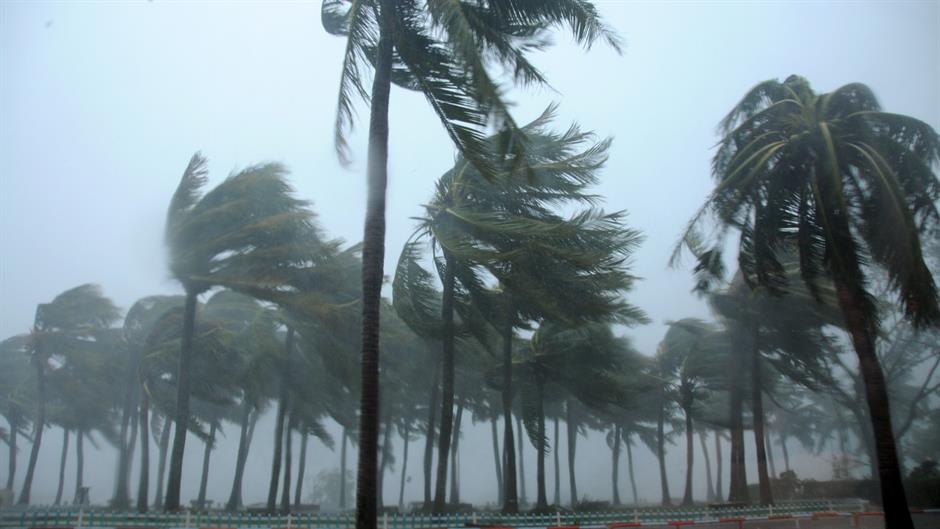 2015-10-04T161719Z_1112317586_GF10000232101_RTRMADP_3_CHINA-TYPHOON