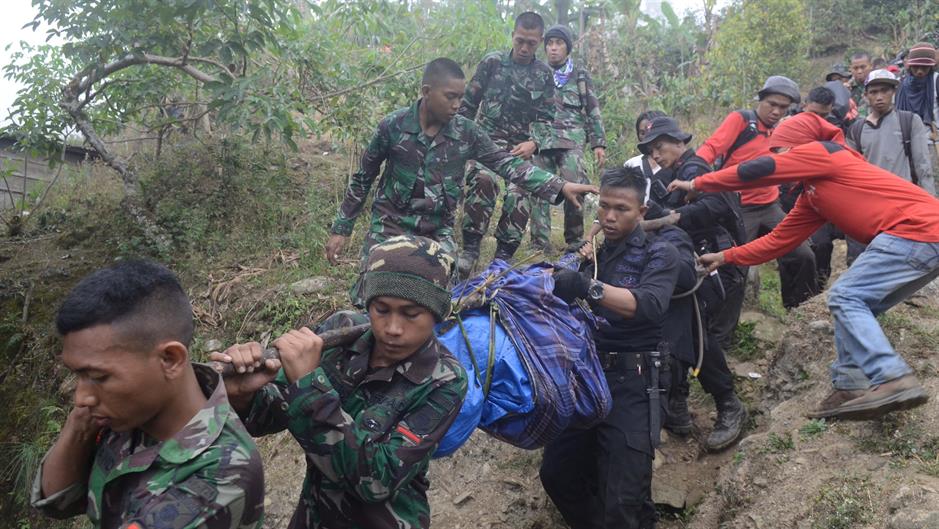 2015-10-06T142832Z_1216396588_GF10000234100_RTRMADP_3_INDONESIA-AIRPLANE