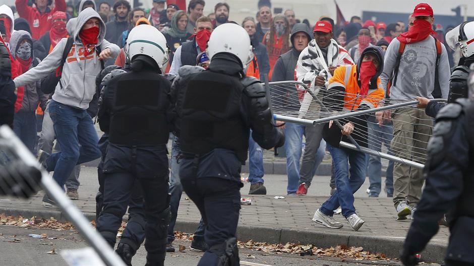 2015-10-07T121441Z_1075193769_LR1EBA70Y06CL_RTRMADP_3_BELGIUM-PROTEST