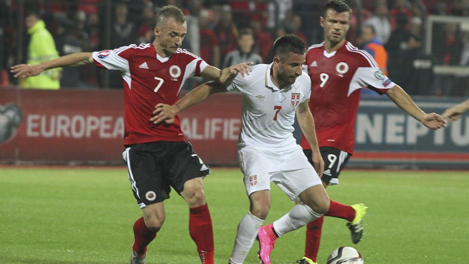 2015-10-08T194815Z_1677181058_LR2EBA81J05C5_RTRMADP_3_SOCCER-EURO