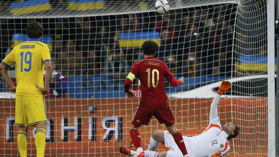 2015-10-12T193640Z_605786283_LR2EBAC1IGT9J_RTRMADP_3_SOCCER-EURO