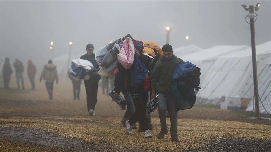 2015-10-15T122940Z_636445755_LR2EBAF0YP6U0_RTRMADP_3_EUROPE-MIGRANTS