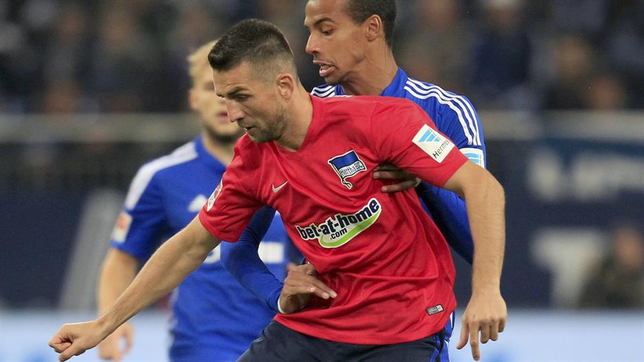 2015-10-17T140430Z_1534323956_LR2EBAH133761_RTRMADP_3_SOCCER-GERMANY