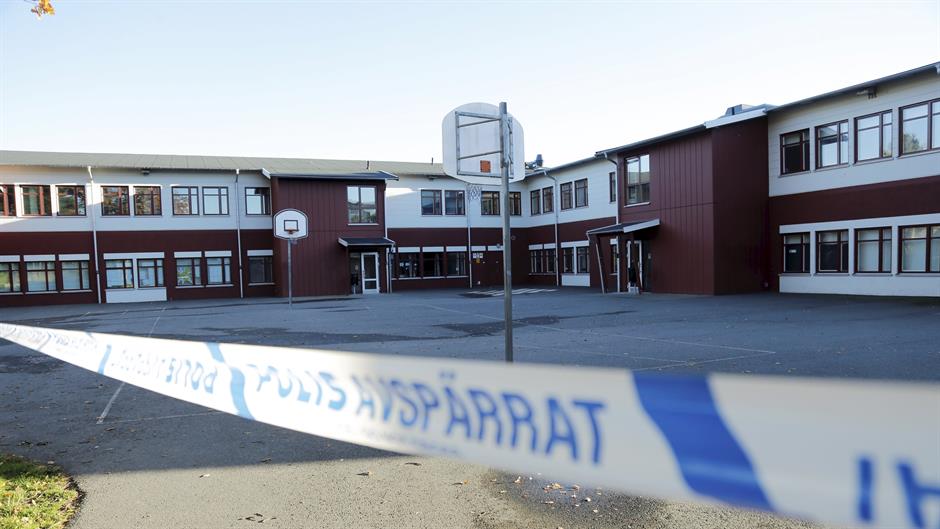 2015-10-23T083420Z_943922342_GF20000029129_RTRMADP_3_SWEDEN-ATTACK