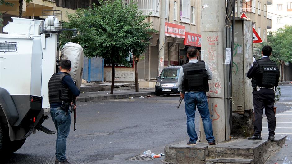 2015-10-26T113230Z_670359623_GF20000033609_RTRMADP_3_MIDEAST-CRISIS-TURKEY