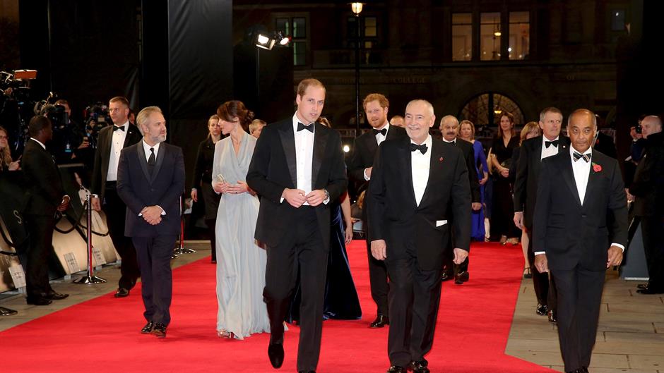 2015-10-26T211610Z_558250161_GF20000034152_RTRMADP_3_FILM-BOND