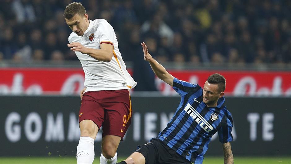 2015-10-31T201910Z_709760454_GF20000040869_RTRMADP_3_SOCCER-ITALY