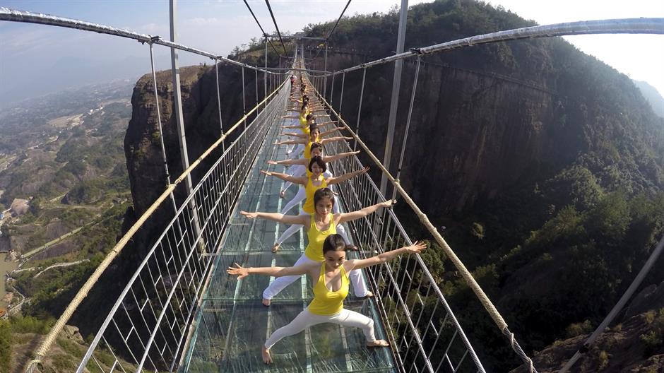 2015-11-05T100950Z_218959008_GF20000046519_RTRMADP_3_CHINA-ODDLY