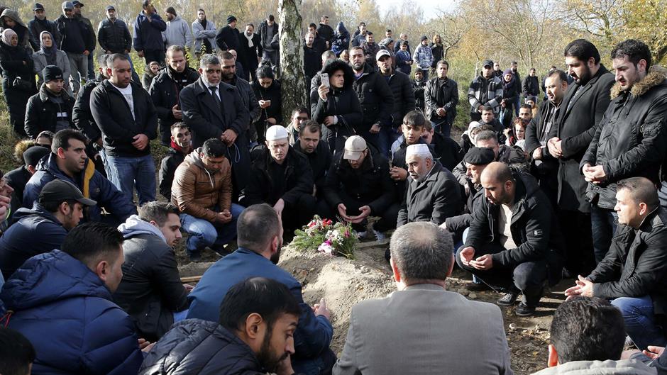 2015-11-05T103912Z_1389359682_LR2EBB50TL2FL_RTRMADP_3_EUROPE-MIGRANTS-GERMANY-KILLING(1)