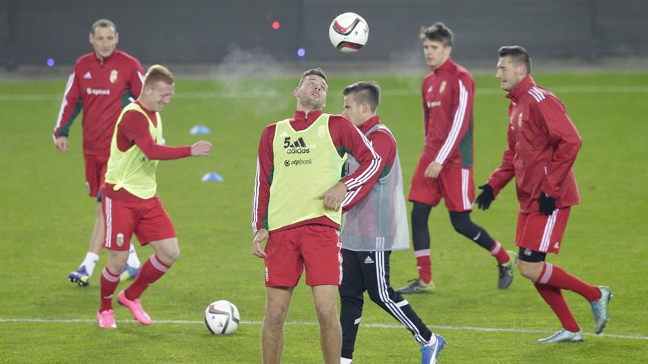 2015-11-12T004241Z_282802851_GF20000055432_RTRMADP_3_SOCCER-EURO