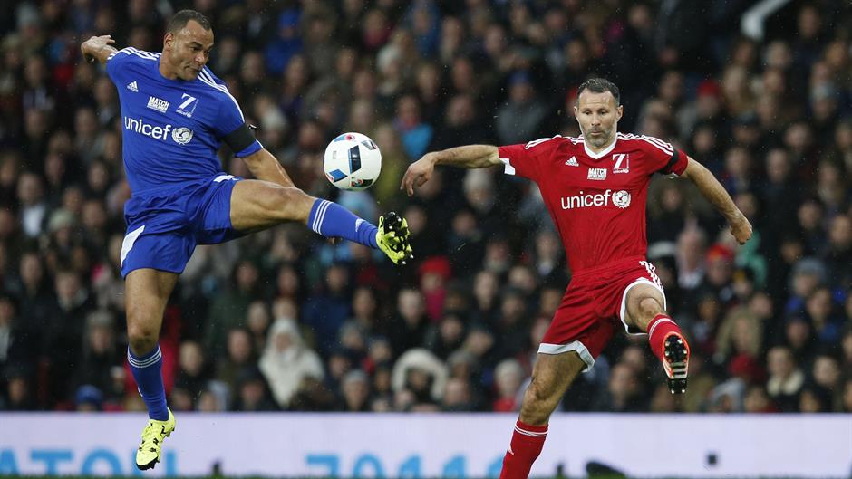 2015-11-14T155606Z_90518166_MT1ACI14171182_RTRMADP_3_SOC