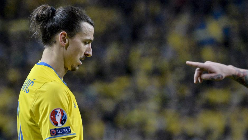 2015-11-14T221023Z_1103711849_GF20000059770_RTRMADP_3_SOCCER-EURO