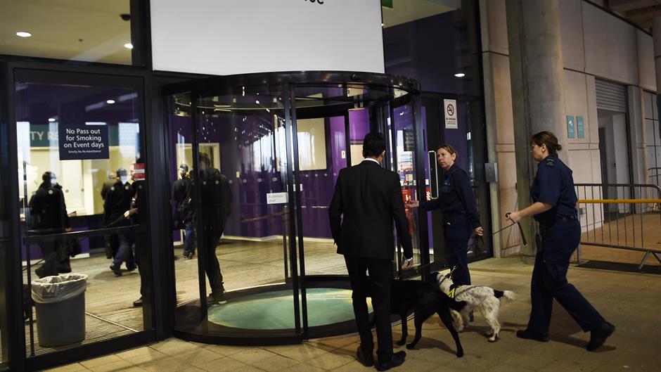 2015-11-17T150510Z_90774310_MT1ACI14181481_RTRMADP_3_SOC-CRIM-DIP