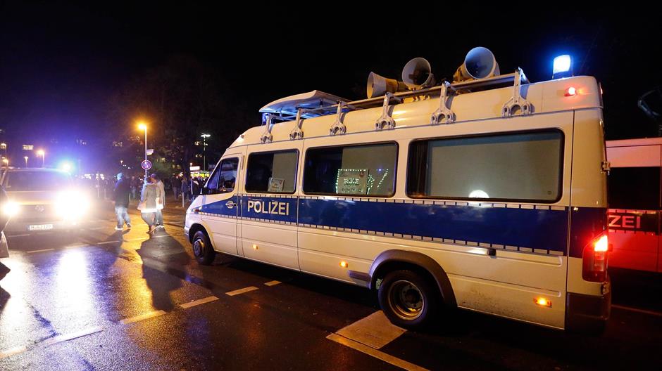 2015-11-17T183833Z_1463495085_LR2EBBH1FRYH4_RTRMADP_3_SOCCER-FRIENDLY-GERMANY