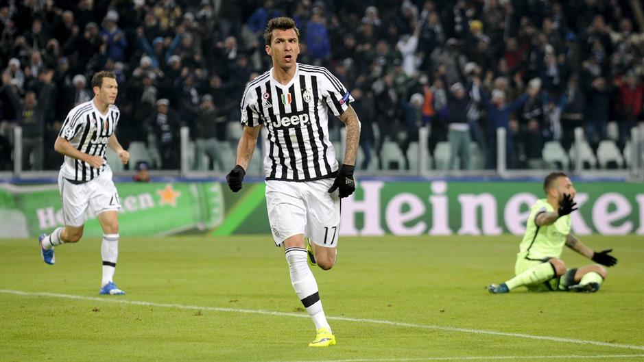 2015-11-25T202807Z_1246503798_GF20000073826_RTRMADP_3_SOCCER-CHAMPIONS-JUV-MCI