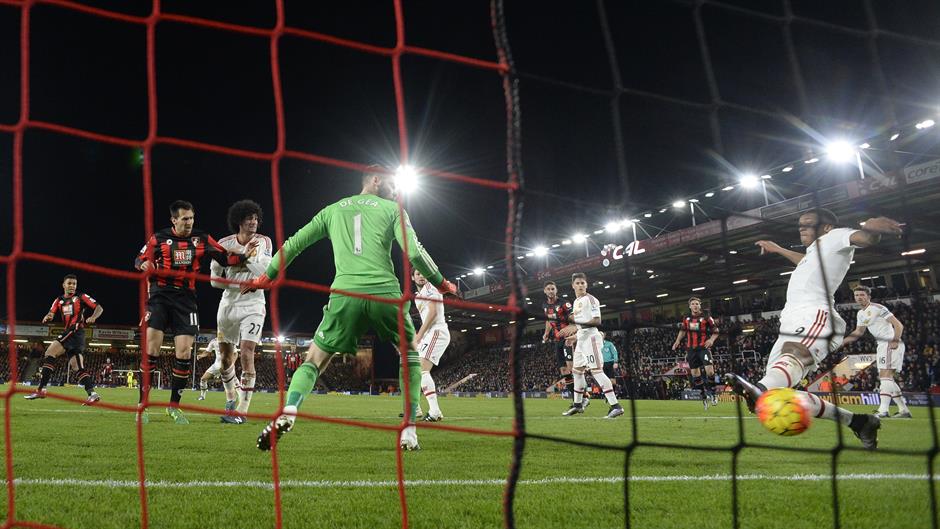 2015-12-12T193624Z_92950584_MT1ACI14219919_RTRMADP_3_SOCCER-ENGLAND-BOU-MUN