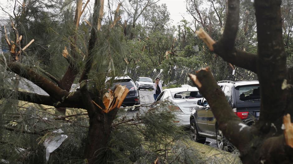 2015-12-16T071345Z_1192878165_GF10000267294_RTRMADP_3_AUSTRALIA-STORM