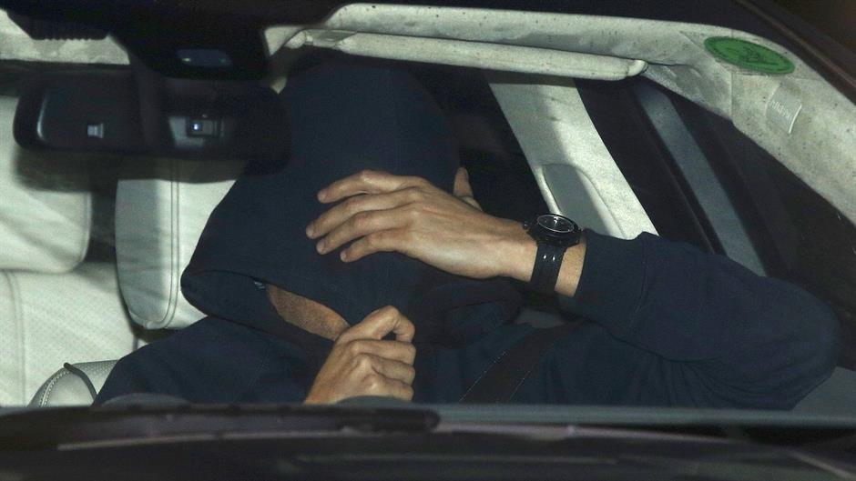 2015-12-17T164238Z_1541162786_LR2EBCH1AER7A_RTRMADP_3_SOCCER-ENGLAND-CHE-MOURINHO