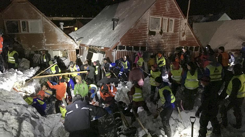 2015-12-19T130121Z_1361890973_GF10000271277_RTRMADP_3_NORWAY-DISASTER