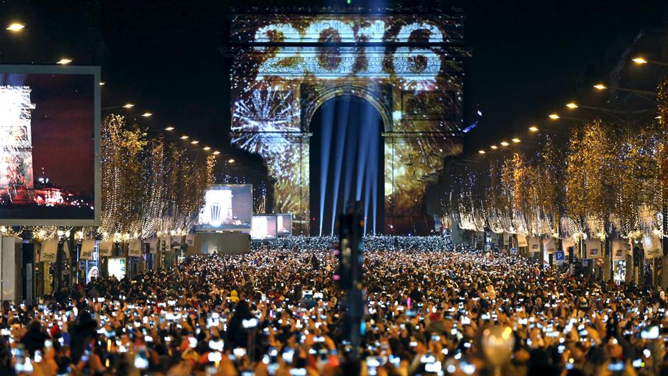 2016-01-01T004234Z_380739196_GF10000279990_RTRMADP_3_NEW-YEAR-PARIS