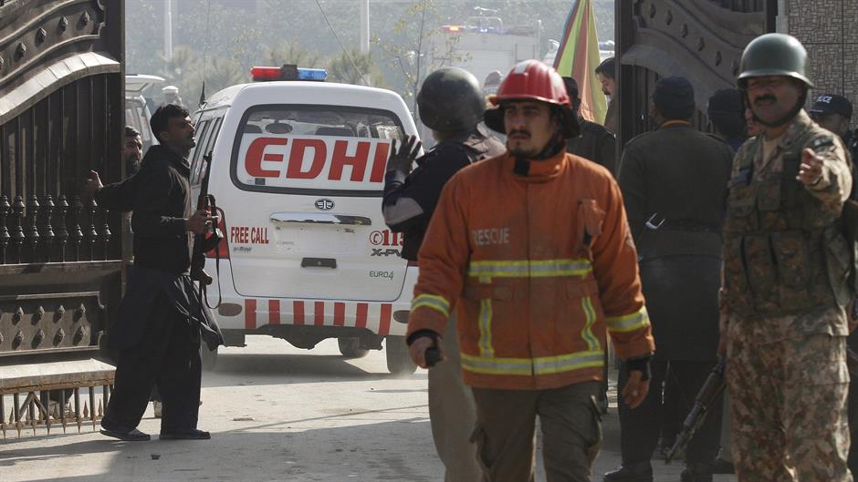 2016-01-20T095635Z_1491034163_GF20000100690_RTRMADP_3_PAKISTAN-ATTACKS-UNIVERSITY