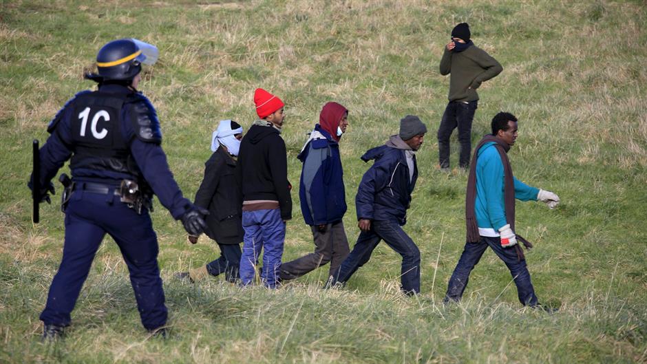 2016-01-21T150922Z_1327874607_GF20000102415_RTRMADP_3_EUROPE-MIGRANTS-CALAIS