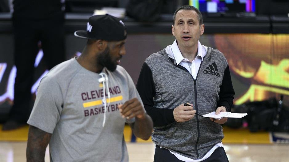 2016-01-22T222221Z_1596722560_TM3EC1M1BL001_RTRMADP_3_NBA-BLATT