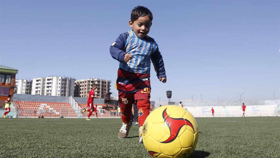 2016-02-02T084530Z_1015342202_D1BESKRJIOAB_RTRMADP_3_AFGHANISTAN-MESSI