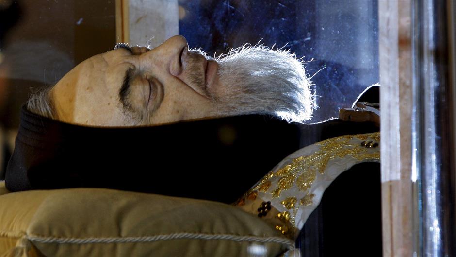 2016-02-03T142903Z_1499061379_GF10000294412_RTRMADP_3_HOLYYEAR-SAINTS-PADREPIO