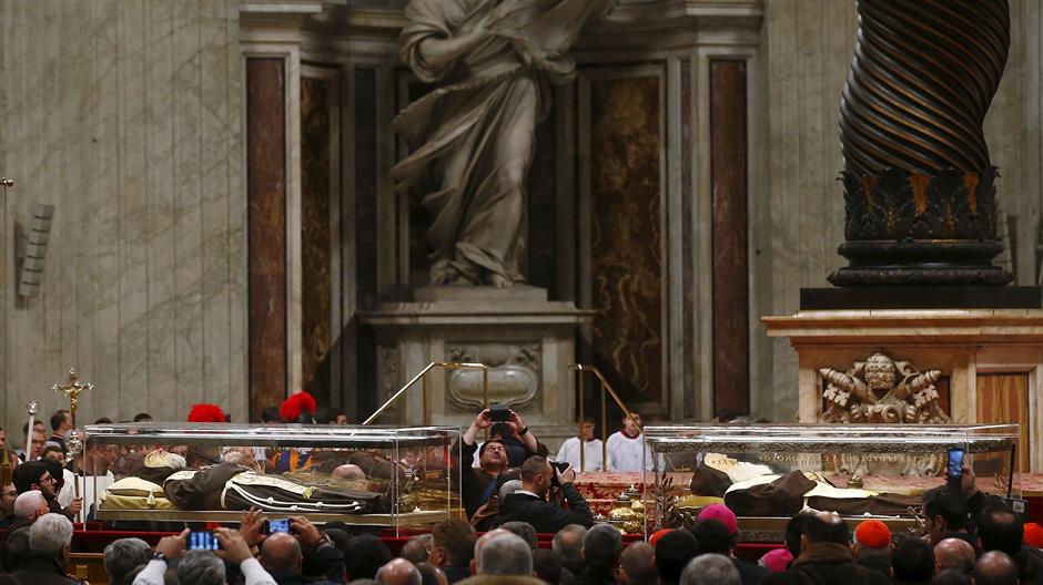 2016-02-05T180259Z_977852088_GF10000297309_RTRMADP_3_HOLYYEAR-SAINTS-PADREPIO(1)