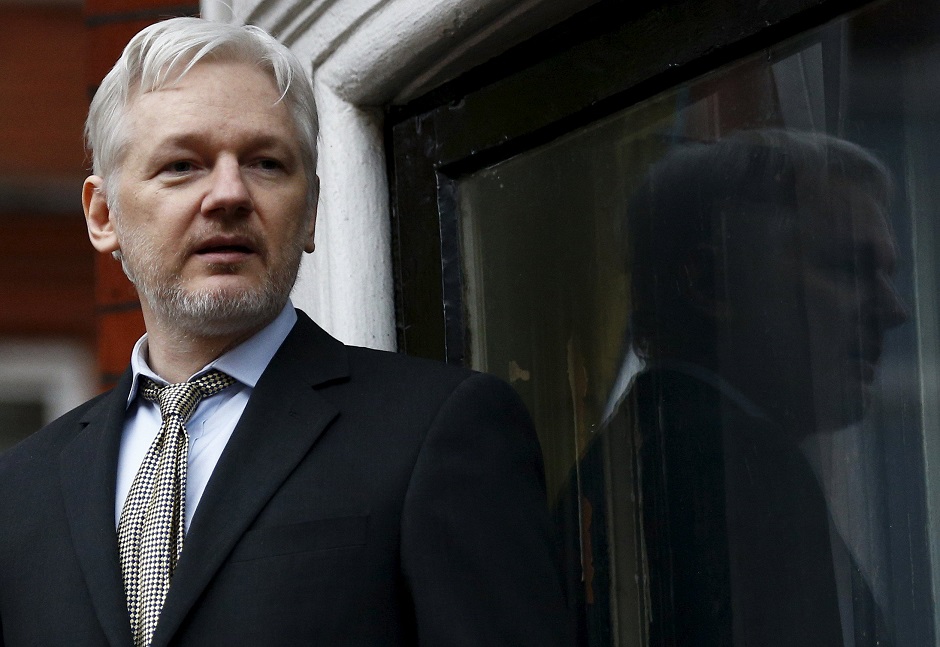 2016-02-22T123744Z_1068472591_GF10000318606_RTRMADP_3_ECUADOR-SWEDEN-ASSANGE-LAWYER