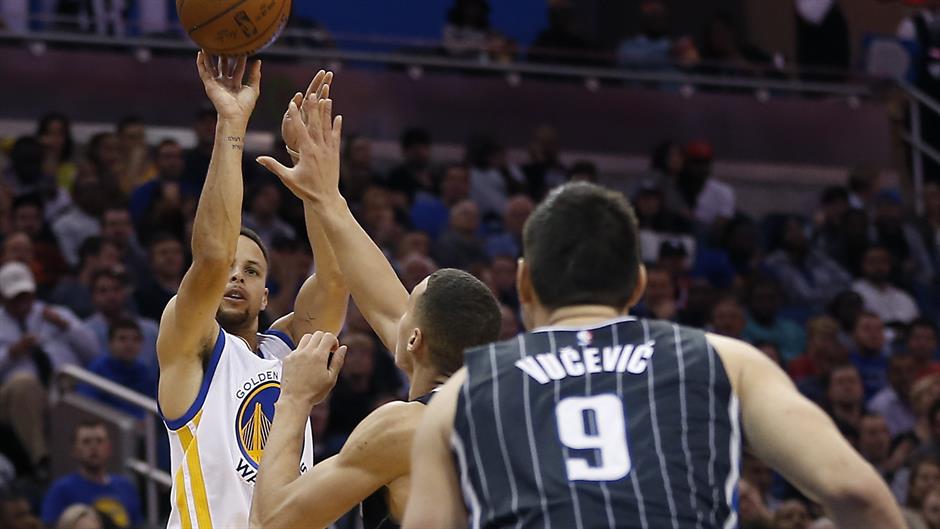 2016-02-26T034220Z_406485395_NOCID_RTRMADP_3_NBA-GOLDEN-STATE-WARRIORS-AT-ORLANDO-MAGIC