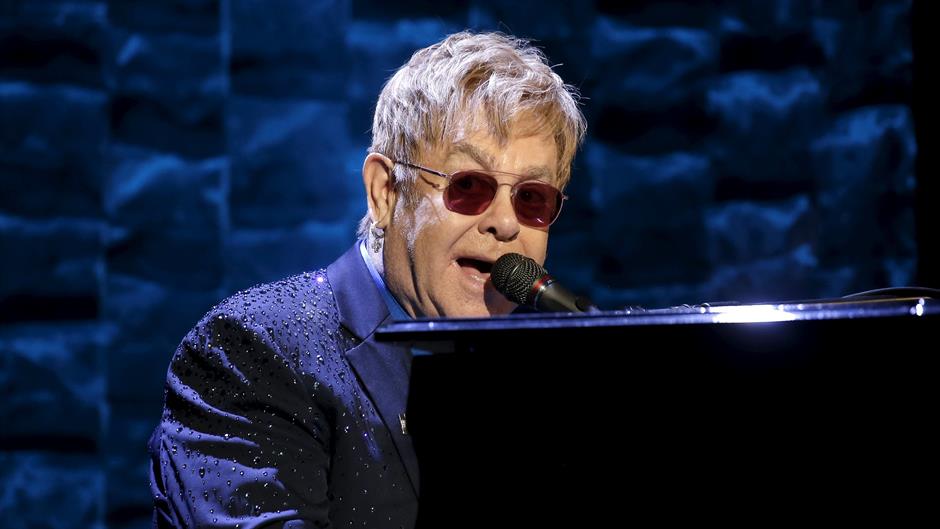 2016-03-03T045607Z_1280362817_GF10000331500_RTRMADP_3_USA-ELECTION-CLINTON