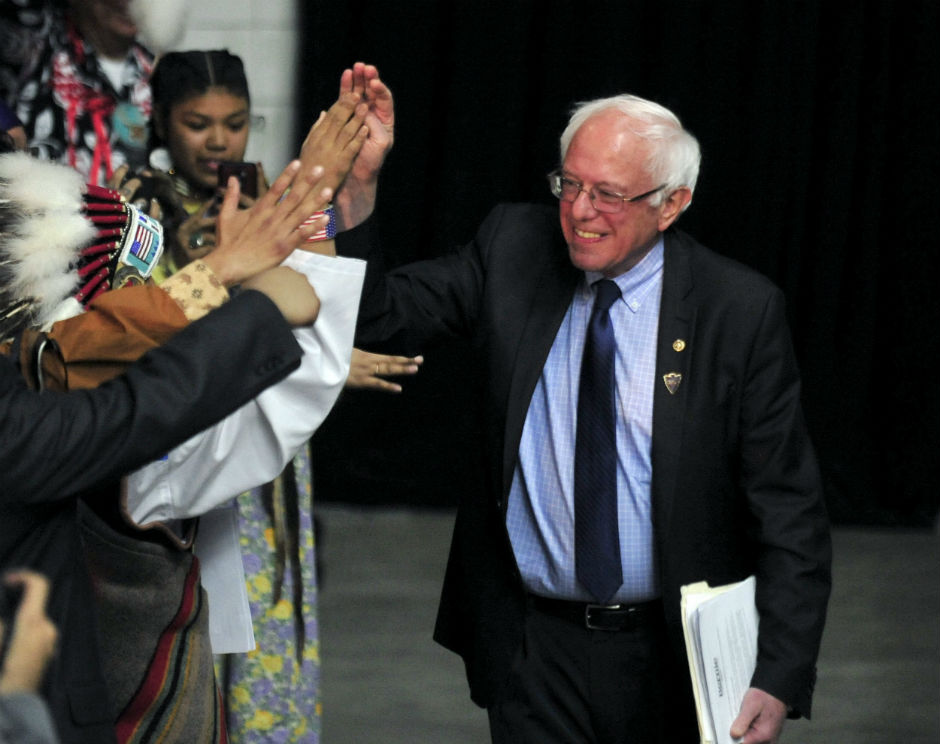 2016-03-25T031819Z_680893113_GF10000359872_RTRMADP_3_USA-ELECTION-SANDERS