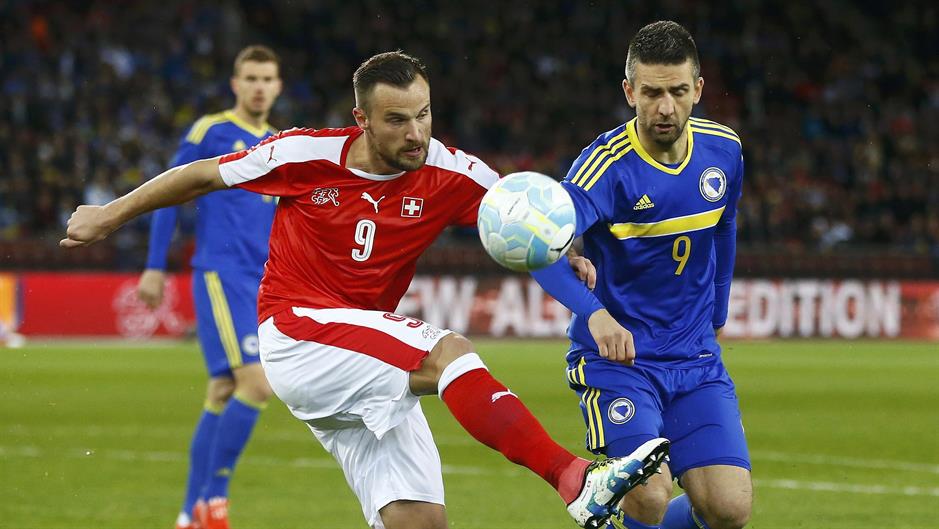 2016-03-29T184233Z_1775603437_LR1EC3T1FYNC0_RTRMADP_3_SOCCER-FRIENDLY-SWITZERLAND