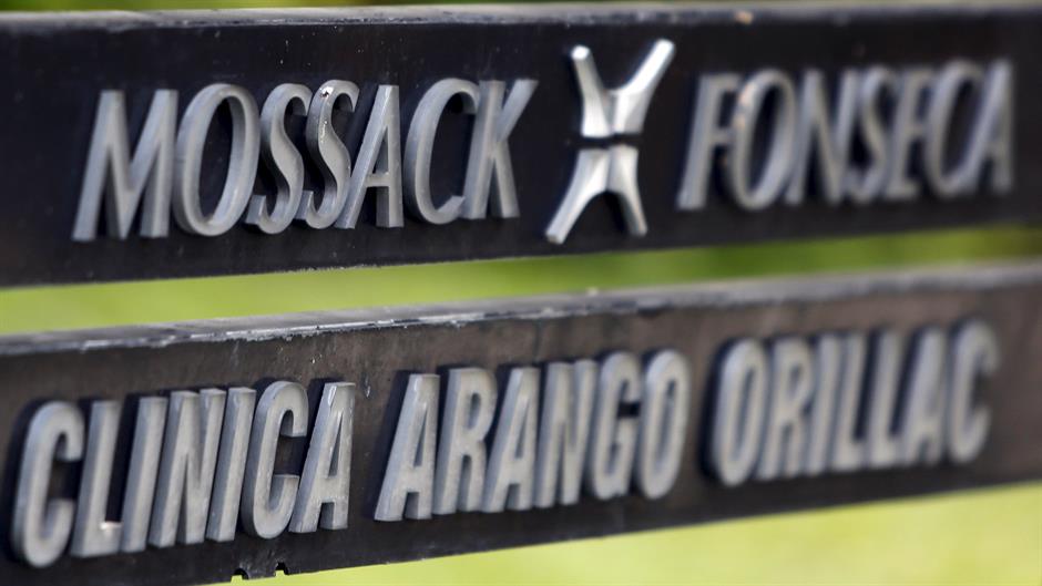 2016-04-04T060201Z_948453185_GF10000370398_RTRMADP_3_PANAMA-TAX