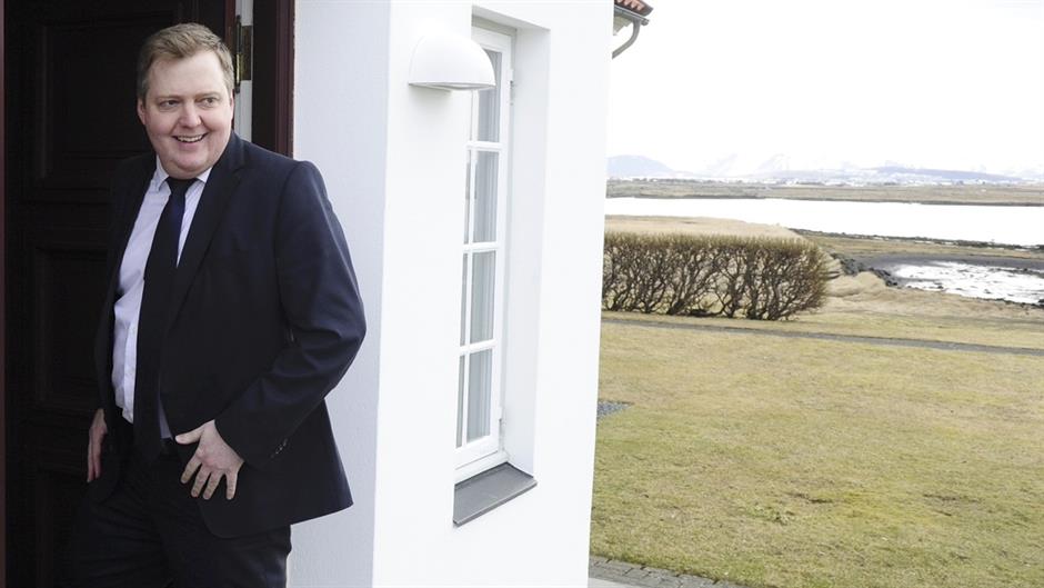 2016-04-05T130048Z_899798526_LR2EC451052EZ_RTRMADP_3_PANAMA-TAX-ICELAND