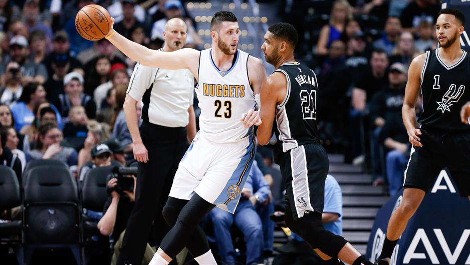 2016-04-09T013948Z_899282266_NOCID_RTRMADP_3_NBA-SAN-ANTONIO-SPURS-AT-DENVER-NUGGETS