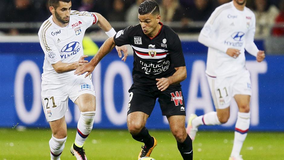 2016-04-15T200101Z_527303365_GF10000383945_RTRMADP_3_SOCCER-FRANCE