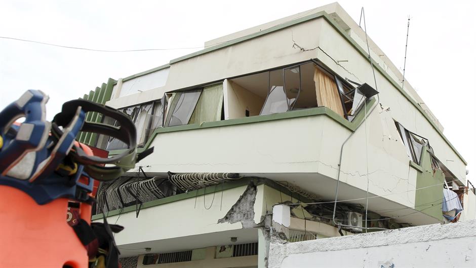 2016-04-17T134226Z_207776370_GF10000385317_RTRMADP_3_ECUADOR-QUAKE