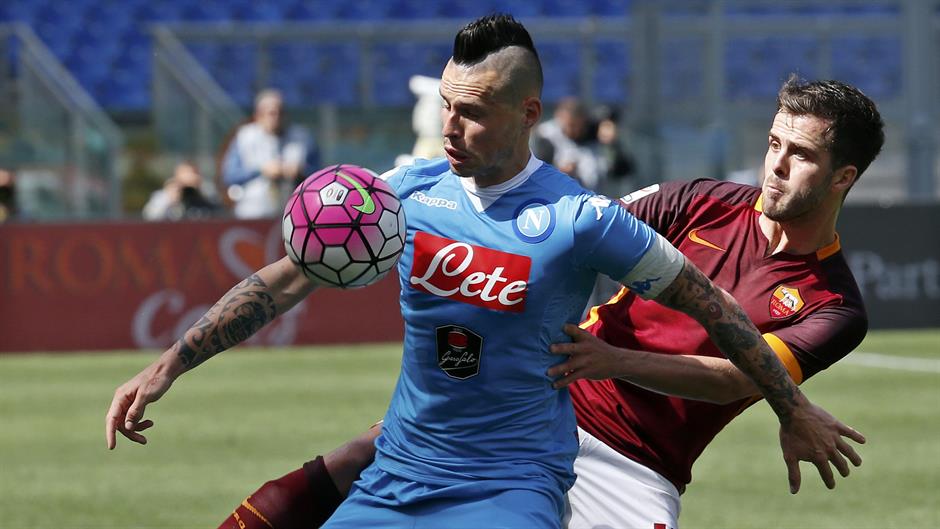 2016-04-25T133526Z_1826663933_LR1EC4P11QR28_RTRMADP_3_SOCCER-ITALY