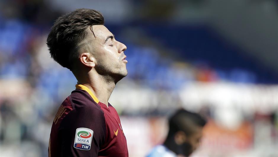 2016-04-25T143332Z_664301641_LR1EC4P14FL3N_RTRMADP_3_SOCCER-ITALY