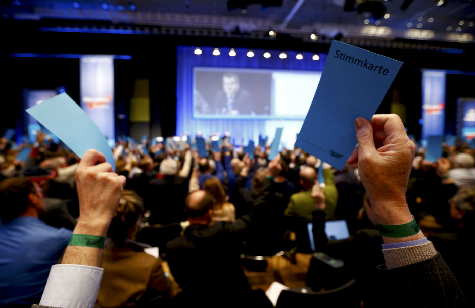 2016-04-30T100159Z_306293668_LR1EC4U0RV0FH_RTRMADP_3_GERMANY-AFD