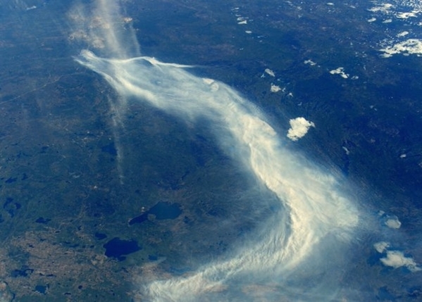 2016-05-06T213309Z_1350791969_TM3EC561CD301_RTRMADP_3_CANADA-WILDFIRE
