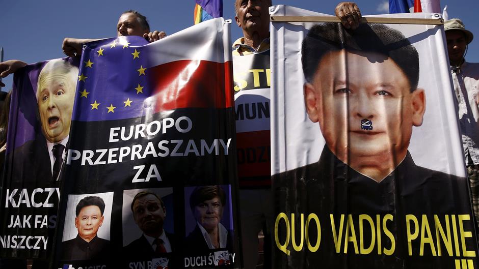 2016-05-07t115155z-415514064-lr1ec570wy8nh-rtrmadp-3-poland-protest-66916.jpeg