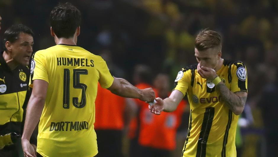 2016-05-21T194439Z_834616482_LR1EC5L1IU4Z2_RTRMADP_3_SOCCER-GERMANY-CUP