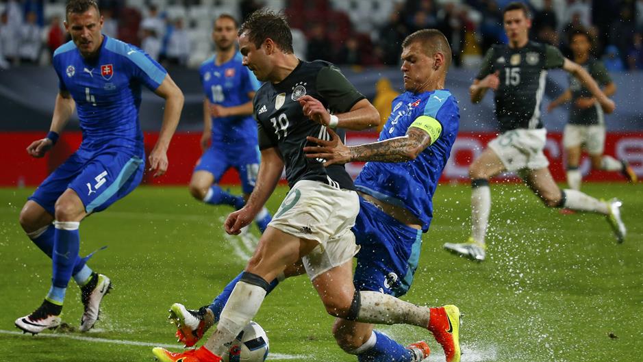 2016-05-29T174553Z_791954042_LR1EC5T1DC6OG_RTRMADP_3_SOCCER-FRIENDLY-DEU-SVK