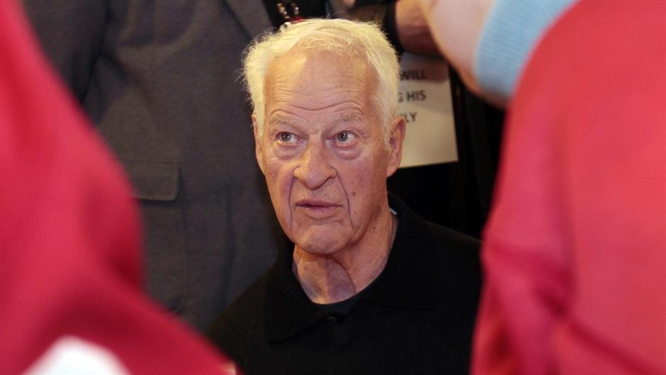 2016-06-10T135614Z_2132168769_TM3EC6A0RGD01_RTRMADP_3_NHL-HOWE