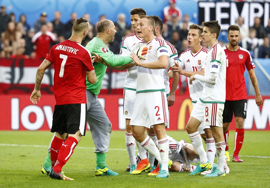2016-06-14T172921Z_108926961_MT1ACI14437355_RTRMADP_3_SOCCER-EURO-AUS-HUN
